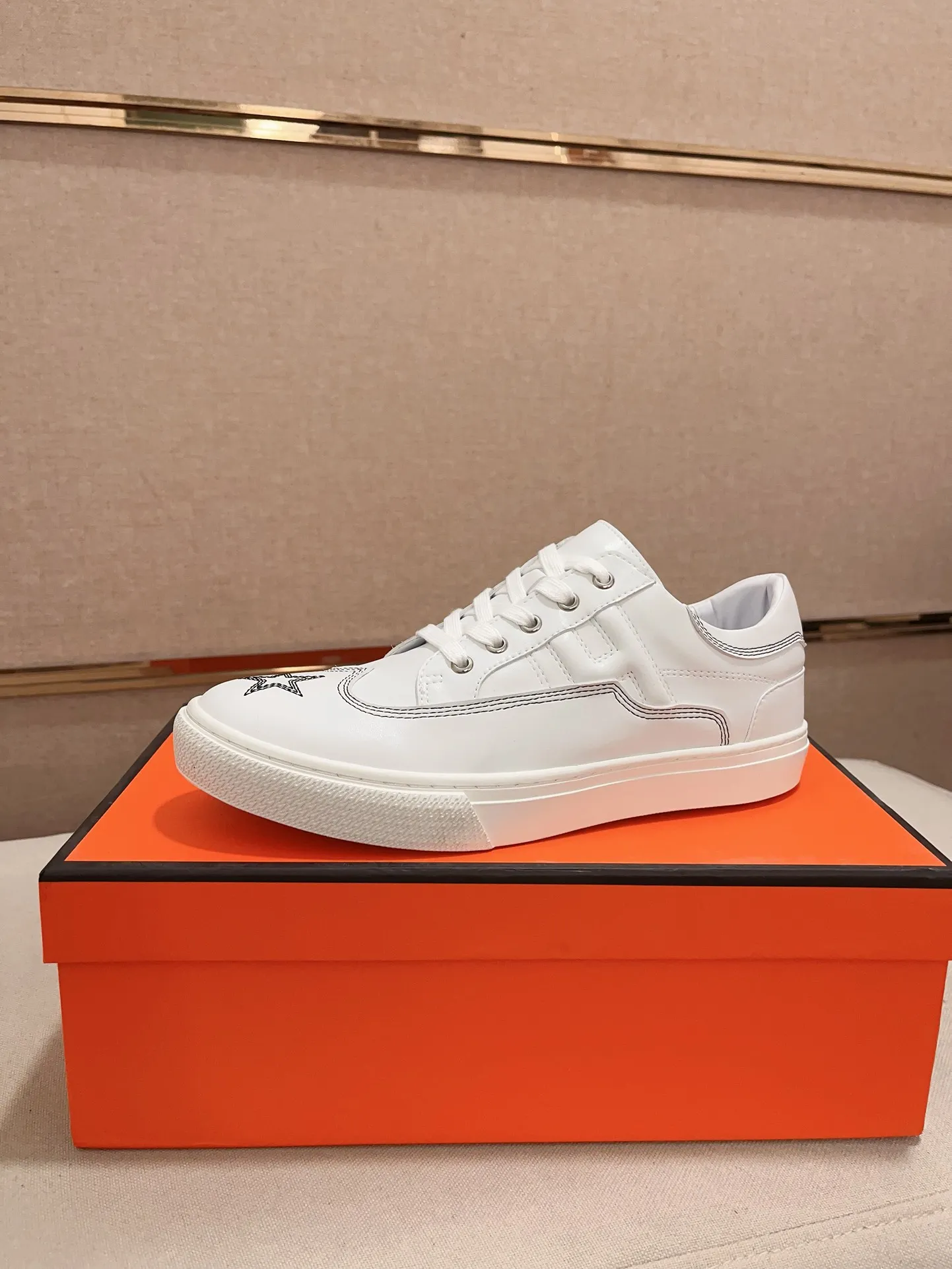 Men's clothing and shoes💰: 400💰《HERMES》【Classic Original Version】Hermès; Top 🔝 Purchasing Agency 🔍🔍Men's latest 🇺🇸 counter sales simultaneously, original ▲▲cowhide imported from Italy ▲▲Exquisite workmanship (Italian 🇮🇹Imported water-dyed 🐂cowhide lining) sole: original sole provided by the original factory, ⚠️exclusive double-layer activity·TPR·rubber·combined molded outsole; Code number: 38-44 (45/46 can be customized, non-refundable)